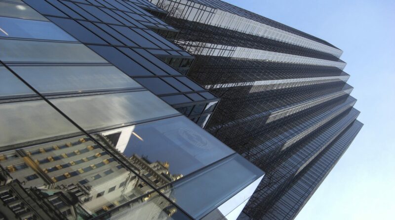 New Yorkers Are Soaking Trump Tower With Balloons Filled With Urine